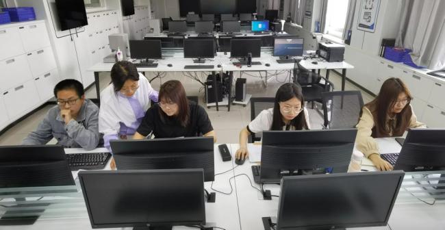 陕财职院参赛学生在积极备赛