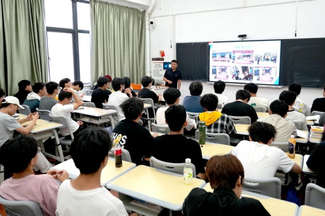 陕西财经职业技术学院“工艺美术大师进课堂”系列活动圆满举行 陕西财经职业技术学院“工艺美术大师进课堂”系列活动圆满举行