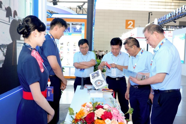 党委书记高玉峰、校长程书强等校领导驻场指导工作