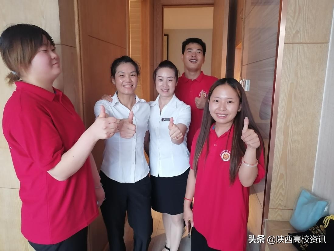 陕财职院“碧峪秦岭”环境保护调研组在城固县进行社会实践活动