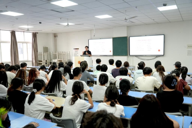 陕西财经职业技术学院“工艺美术大师进课堂”系列活动圆满举行 陕西财经职业技术学院“工艺美术大师进课堂”系列活动圆满举行