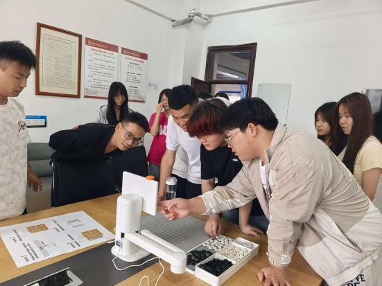 围棋机器人展演 围棋机器人展演