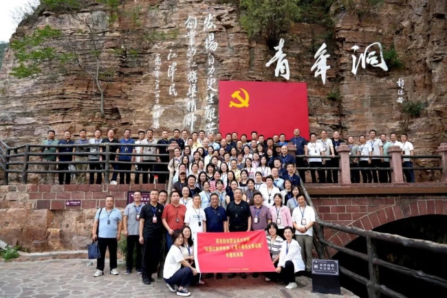 重走修渠路,攀登“水长城”,实地参观“青年洞” 重走修渠路,攀登“水长城”,实地参观“青年洞”