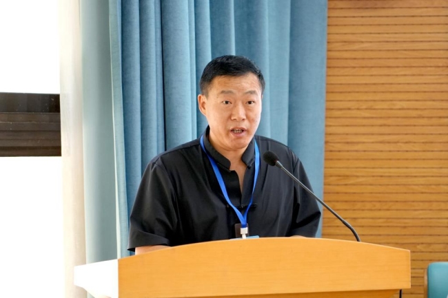 陕西省工艺美术大师杨彦飞代表学员作了表态发言 陕西省工艺美术大师杨彦飞代表学员作了表态发言