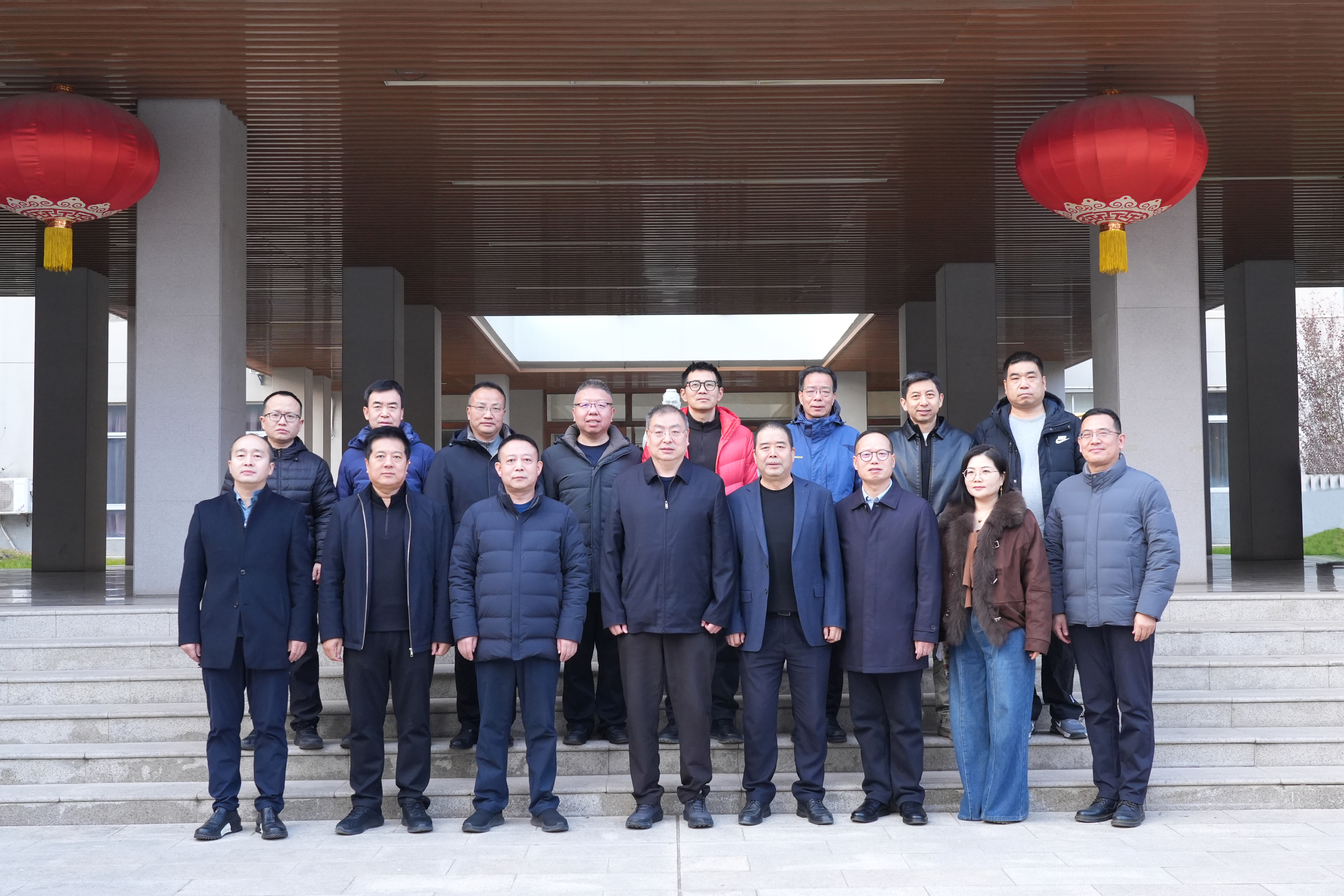 第二届校友会理事成员合影