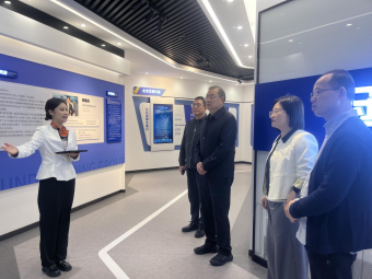 校长程书强一行在重庆冠达控股集团有限公司调研 校长程书强一行在重庆冠达控股集团有限公司调研