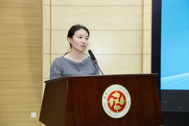 咸阳市教育局职业教育与成人教育科科长郭晏闳致辞