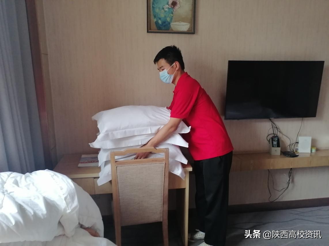 陕财职院“碧峪秦岭”环境保护调研组在城固县进行社会实践活动