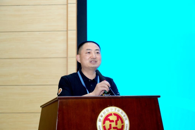 裁判长周庆元作专业点评