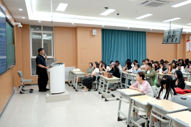 陕西财经职业技术学院“工艺美术大师进课堂”系列活动圆满举行 陕西财经职业技术学院“工艺美术大师进课堂”系列活动圆满举行