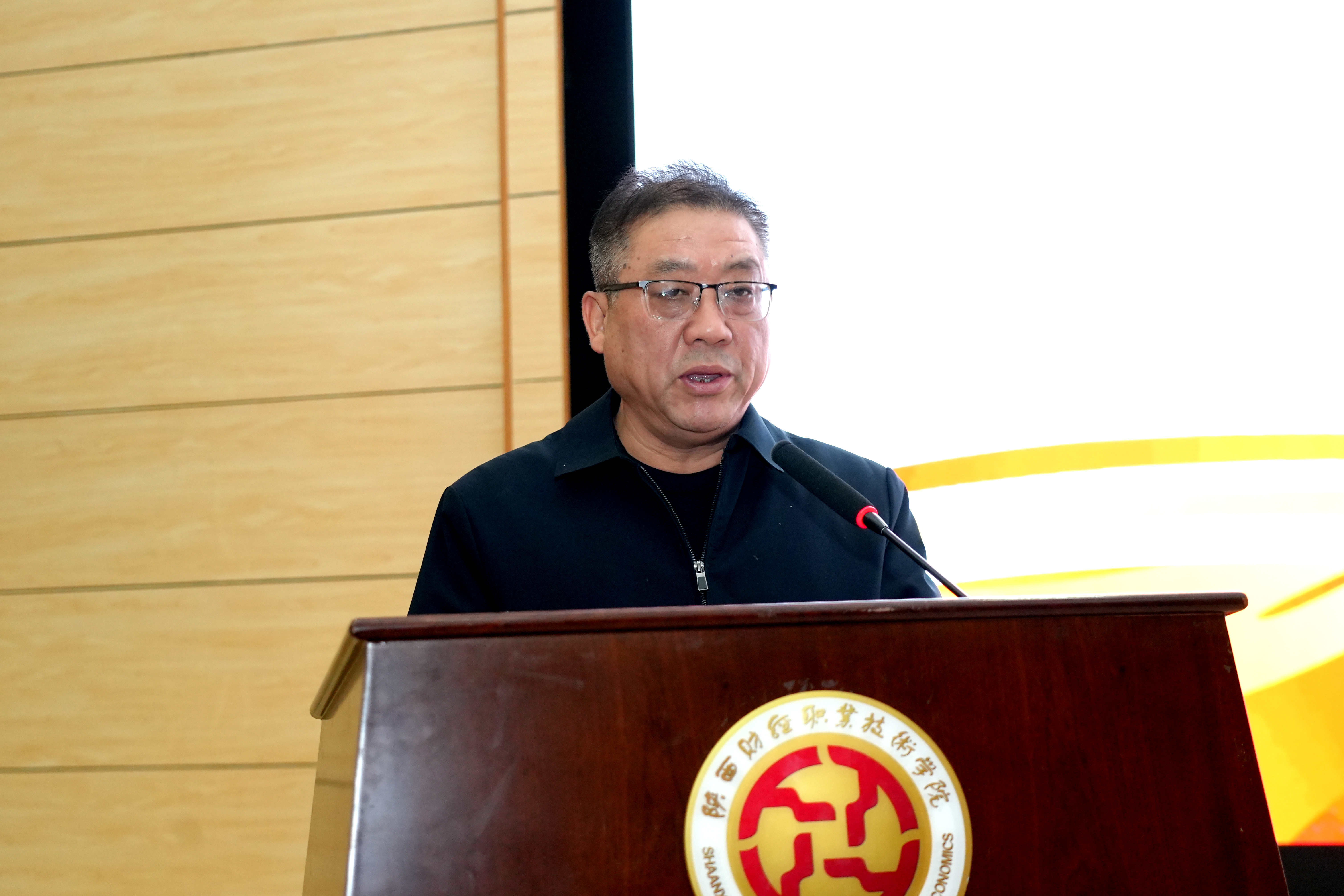 我校党委书记高玉峰致辞