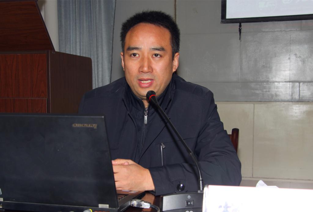 杨建军作“落实依法治国 推进依法治校”专题讲座