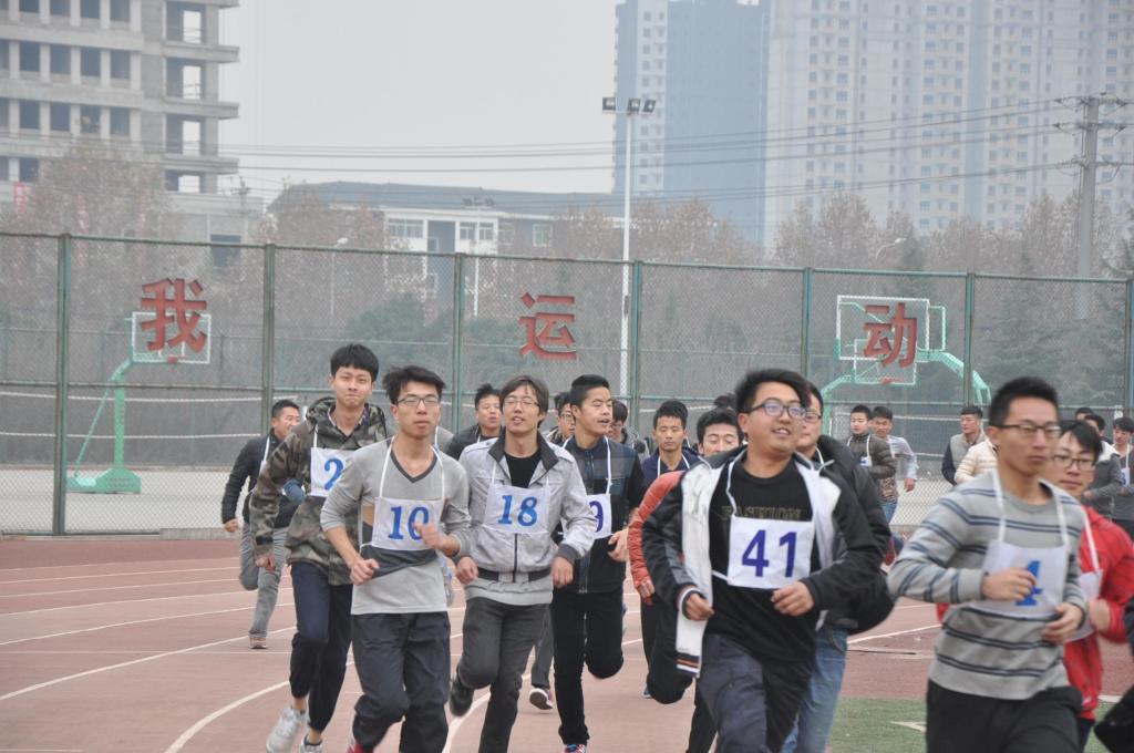 万米长跑