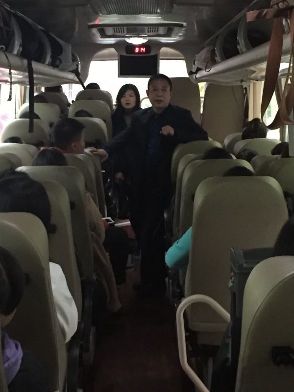 经济与金融管理系专职副书记王省军再三强调安全问题