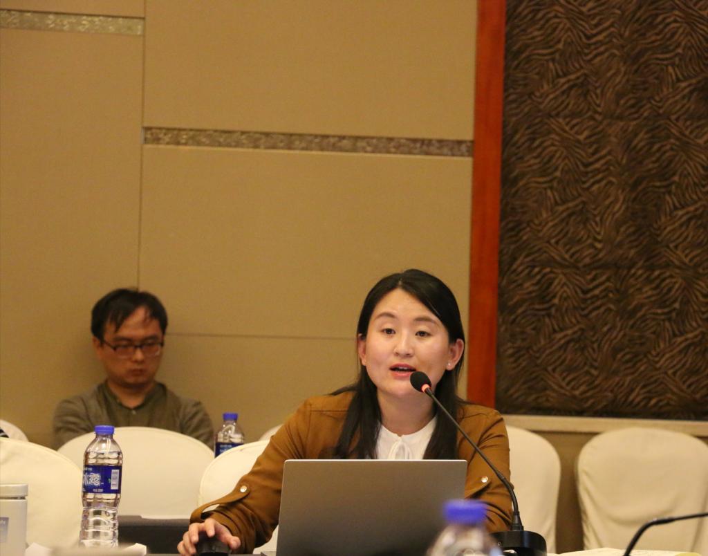 我院教师j进行课程开发情况汇报